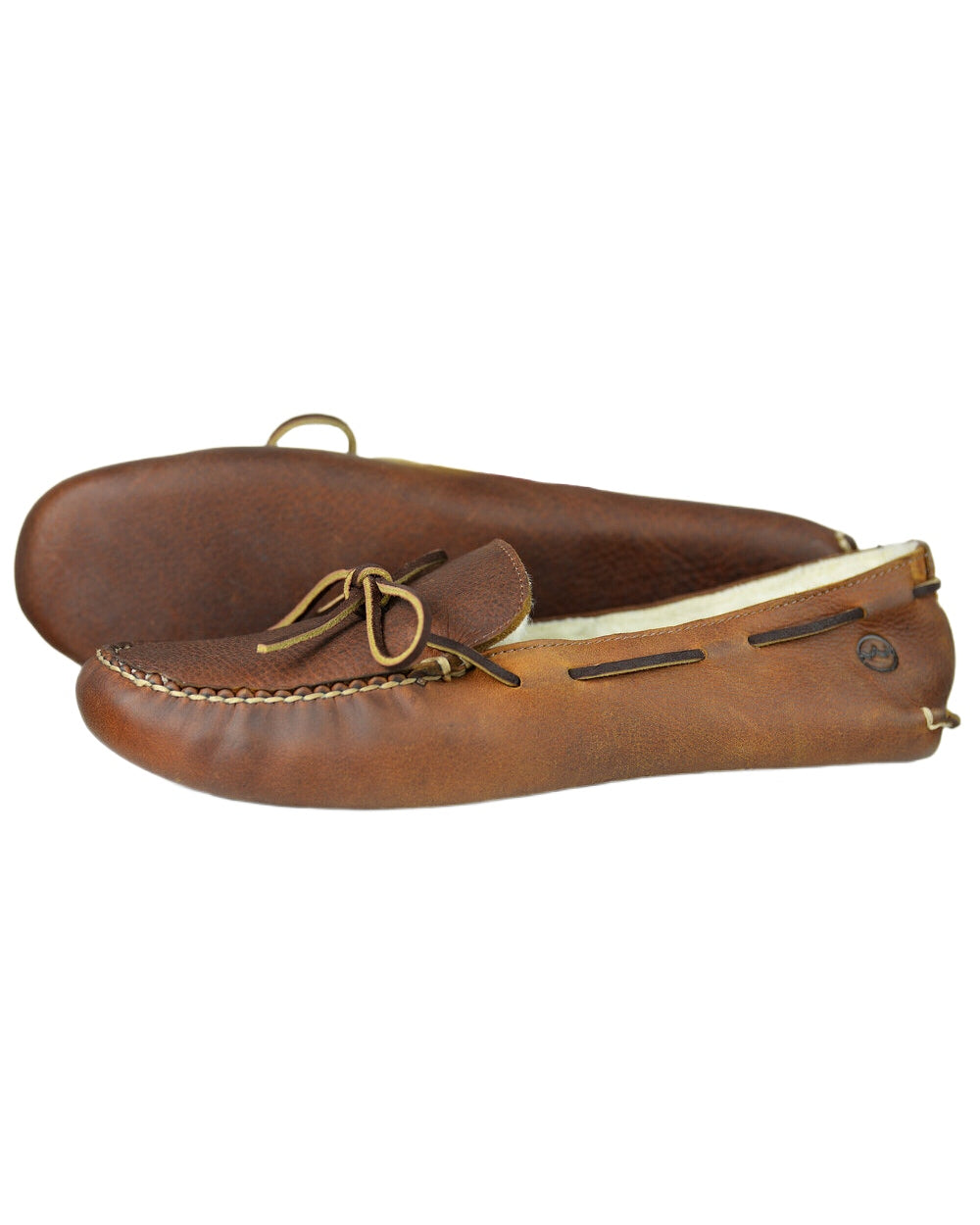 Havana coloured Orca Bay Mens Sioux II Real Sheepskin Slippers on white background 