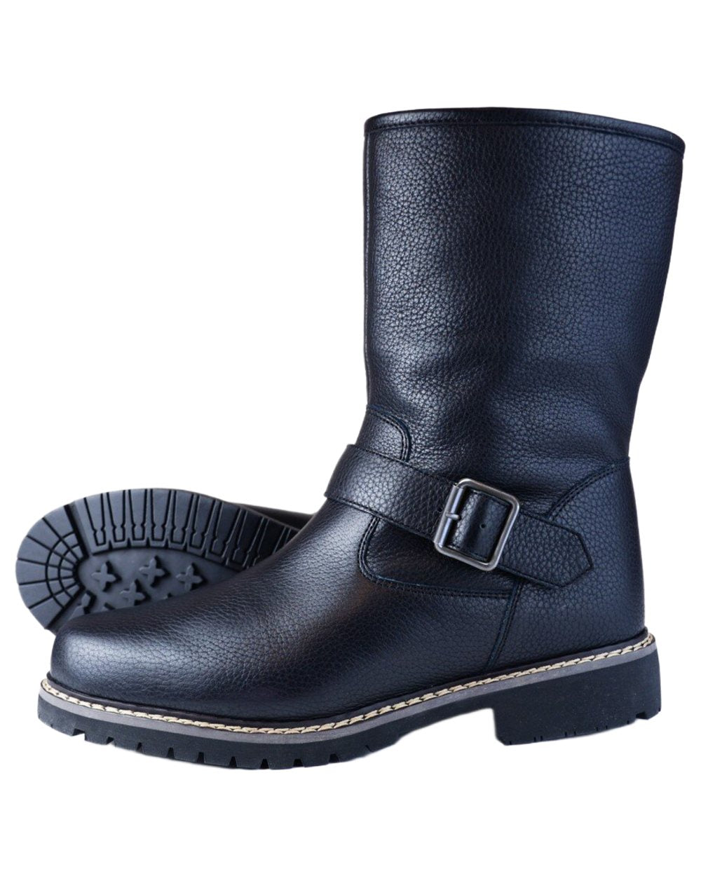 Black coloured Orca Bay Womens Coniston Real Sheepskin Lining Boots on white background 