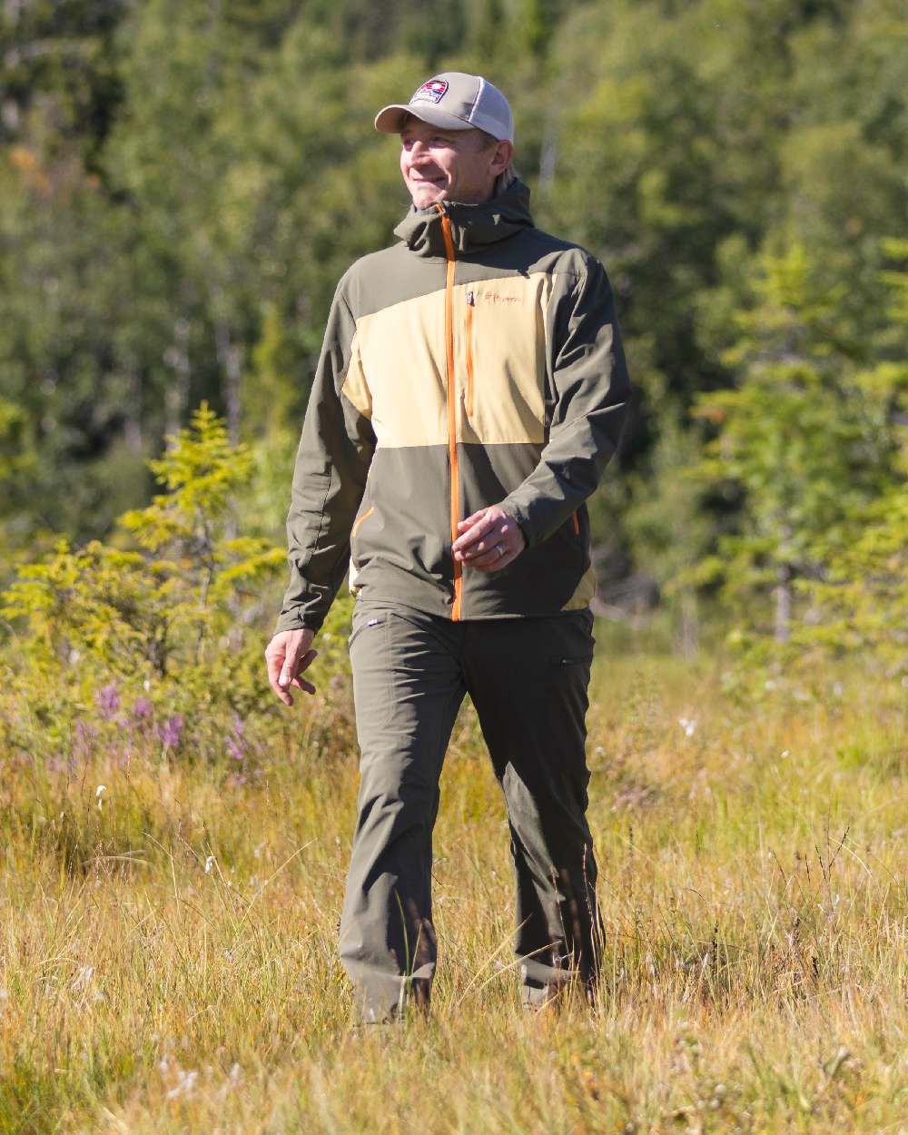 Golden Hay Mossgreen Coloured Pinewood Mens Abisko Light Stretch Jacket on outdoor background 