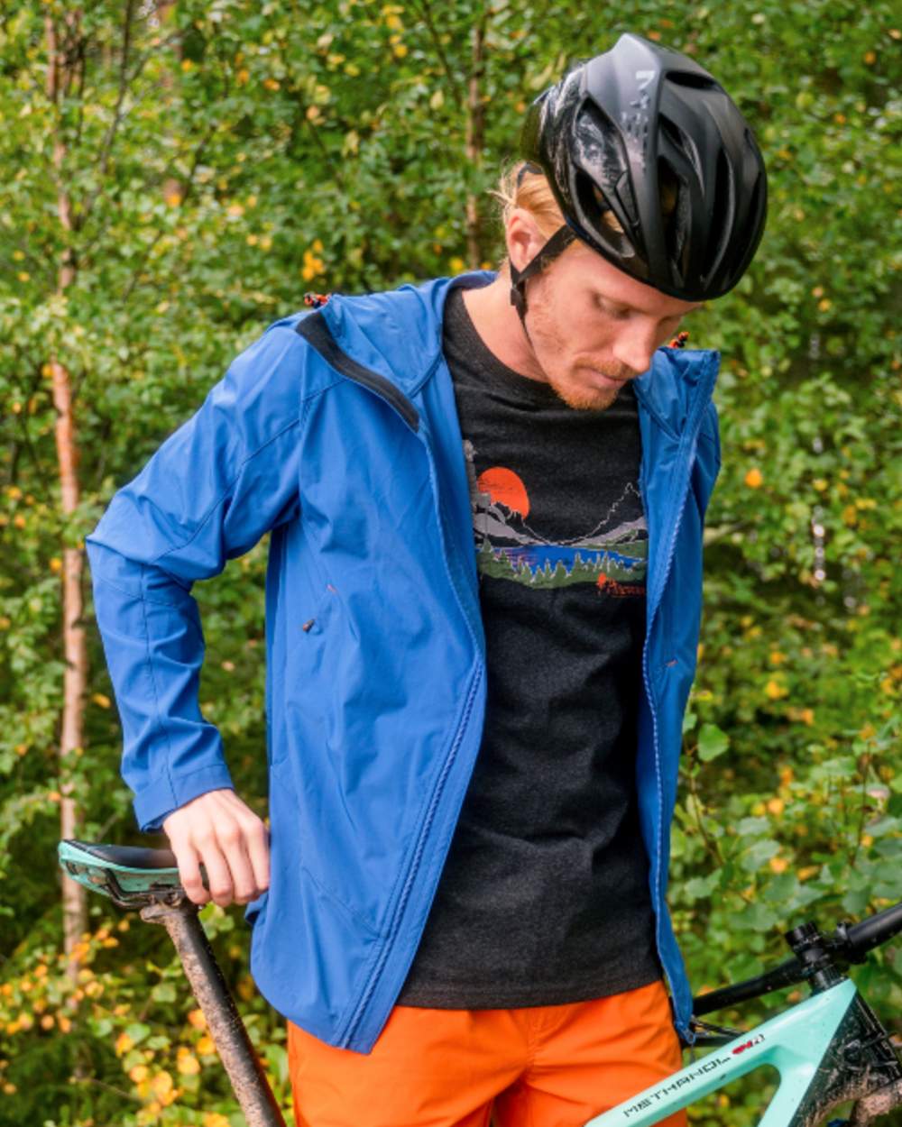 Dark Anthracite Sunset coloured Pinewood Mens Finnveden Recycled T-Shirt on forest background 
