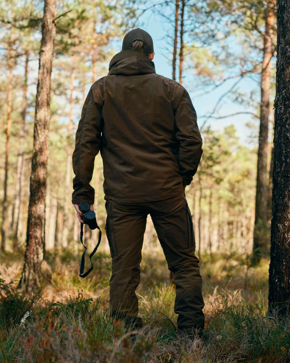 Hunting Brown Suede Brown Coloured Pinewood Mens Furudal Retriever Active Jacket on outdoor background 