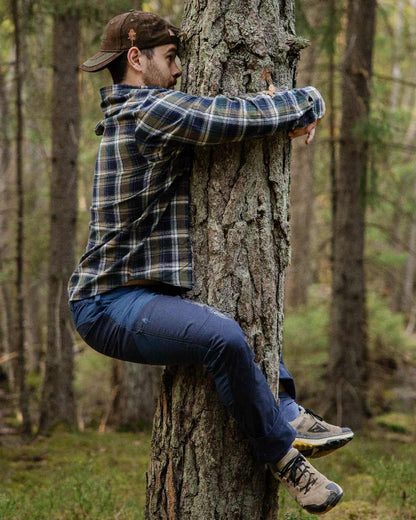 Green Navy Coloured Pinewood Mens Harjedalen Shirt on outdoor background 
