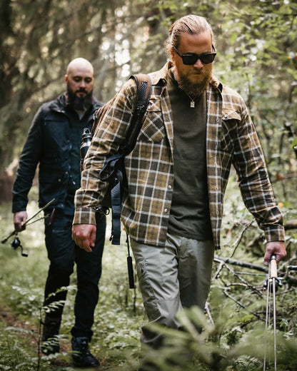 Hunting Olive Khaki Coloured Pinewood Mens Harjedalen Shirt on outdoor background 