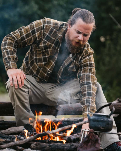 Hunting Olive Khaki Coloured Pinewood Mens Harjedalen Shirt on outdoor background 