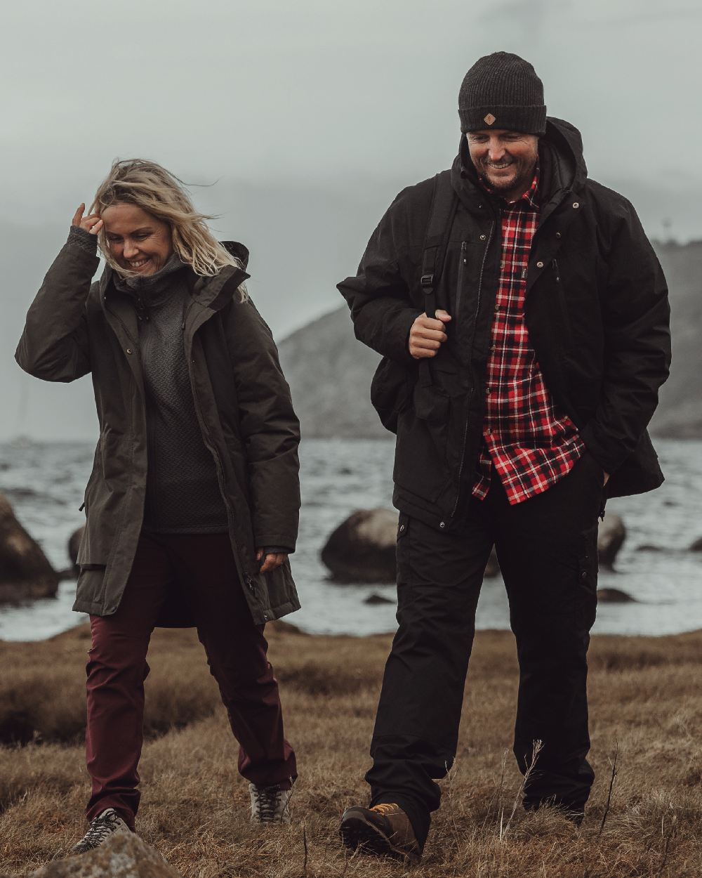 Red Navy Coloured Pinewood Mens Harjedalen Shirt on outdoor background 