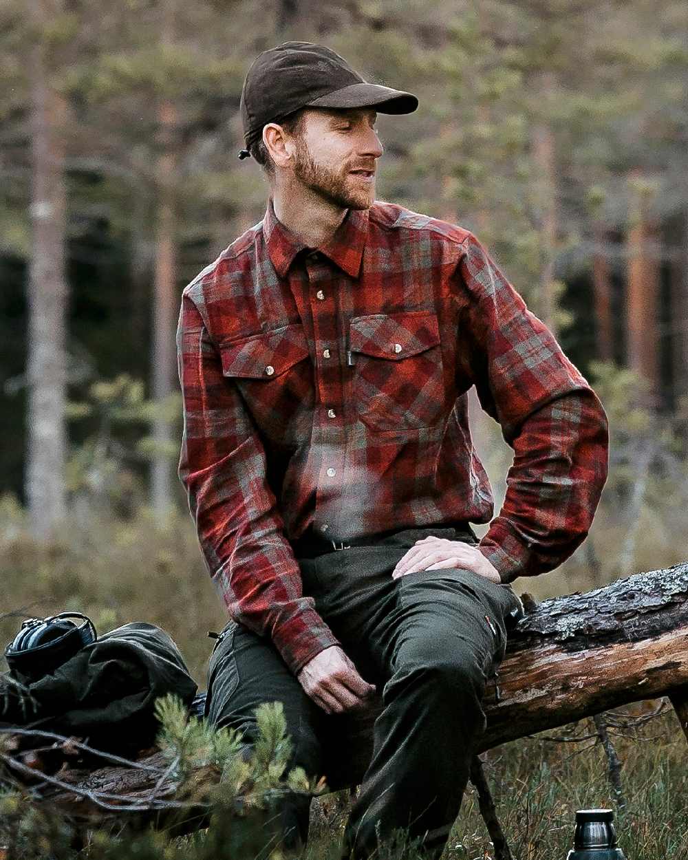 Terracotta Green Coloured Pinewood Mens Harjedalen Shirt on outdoor background 