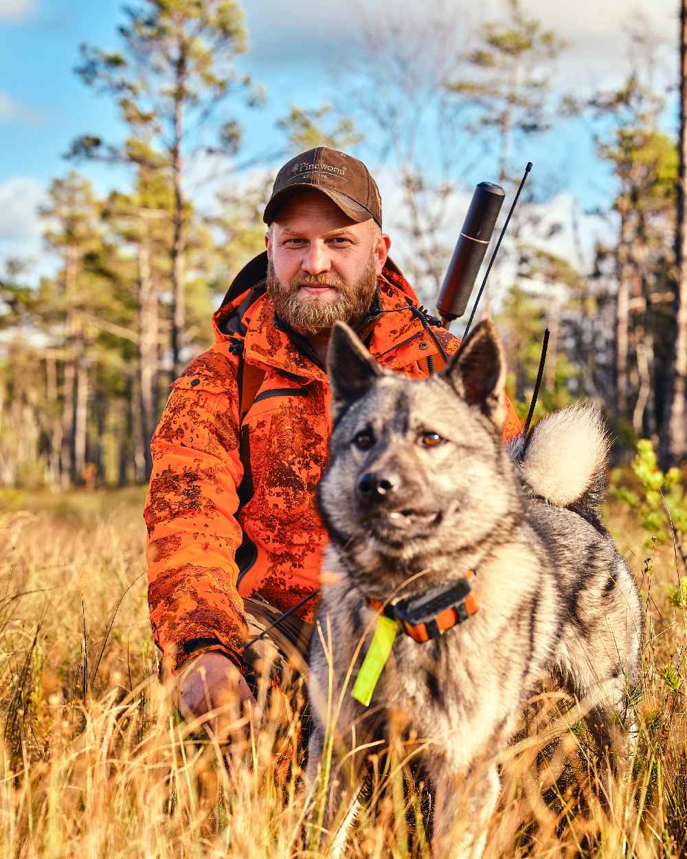 Strata Blaze Coloured Pinewood Mens Hunter Pro Xtreme 2.0 Camou Jacket on forest background 