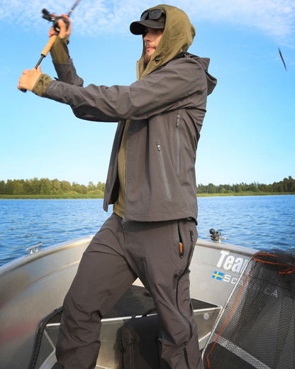 Dark Anthracite Coloured Pinewood Mens Telluz Trousers on forest background 