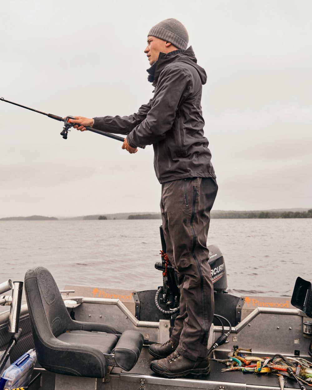 Dark Anthracite Coloured Pinewood Mens Telluz Trousers on forest background 