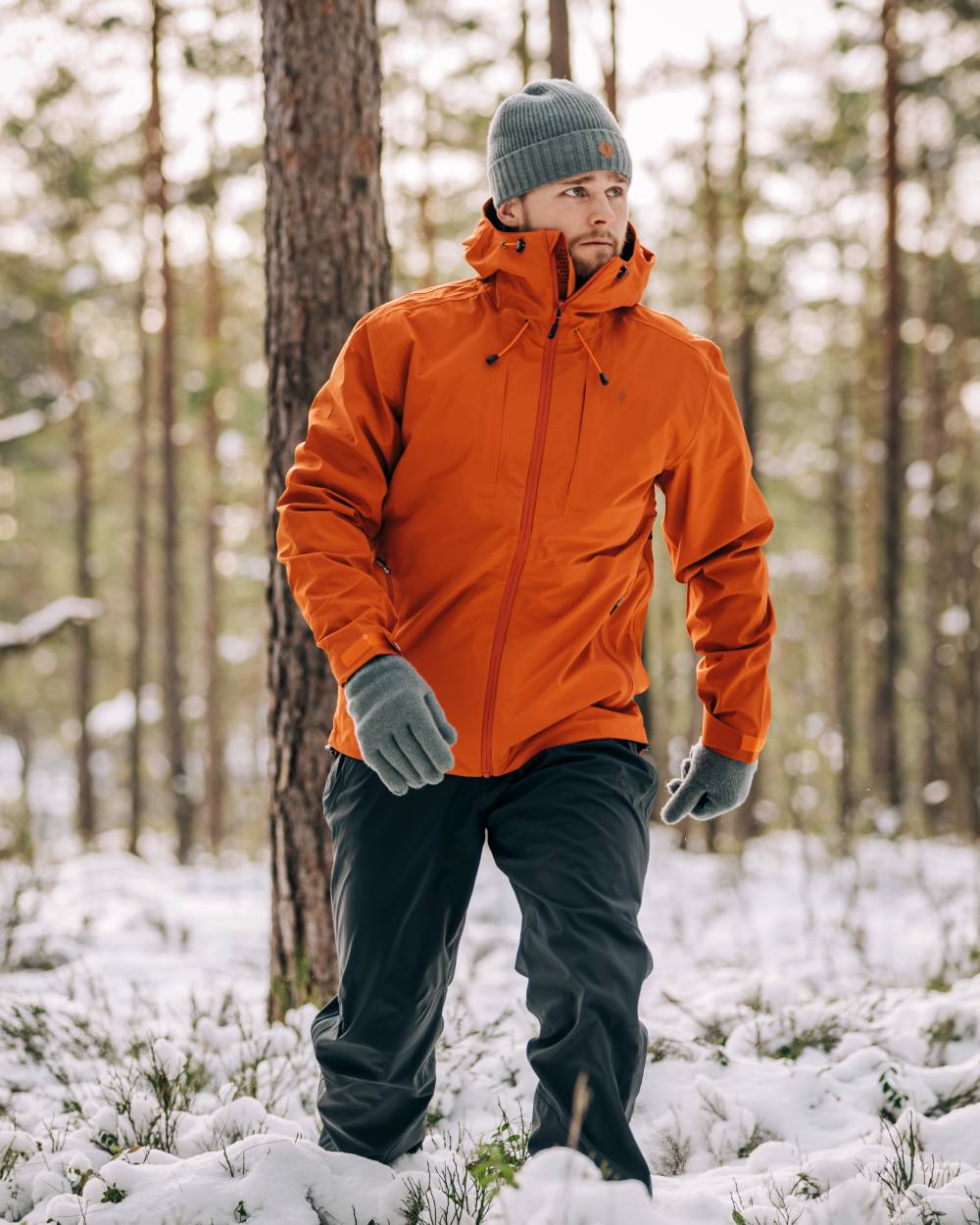 Dark Anthracite Coloured Pinewood Mens Telluz Trousers on forest background 