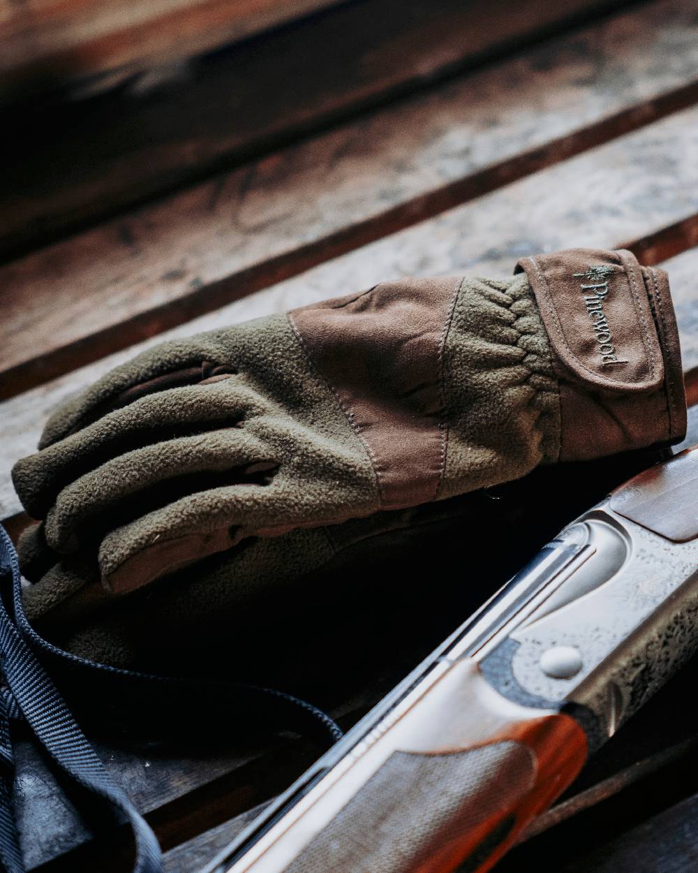 Hunting Brown Suede Brown Coloured Pinewood Smaland Hunters Extreme Fleece Gloves on indoor background 