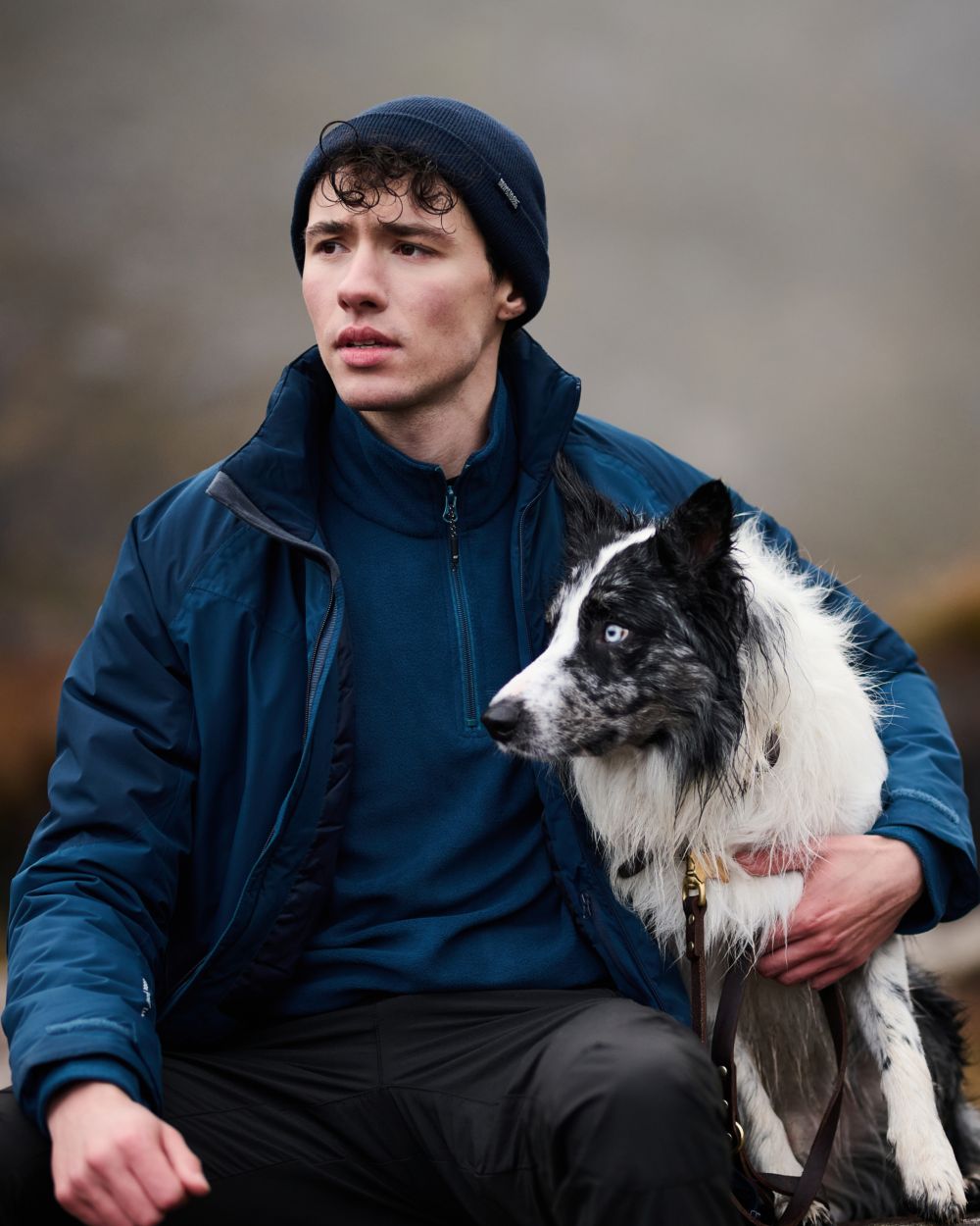 Navy Coloured Regatta Mens Thompson Lightweight Half Zip Fleece on outdoor background 