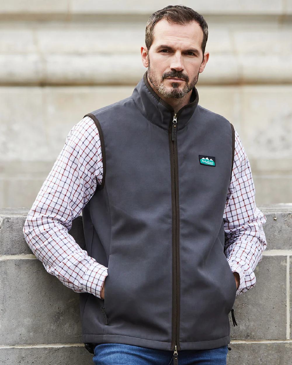 Shale Coloured Ridgeline Mens Monarch Gilet on outdoor background 