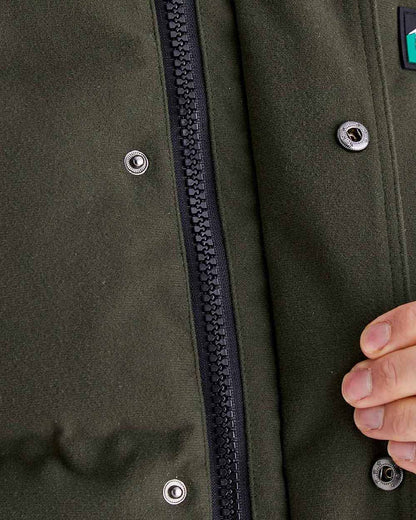 Deep Forest coloured Ridgeline Mens Tundra Thermal Jacket close up 