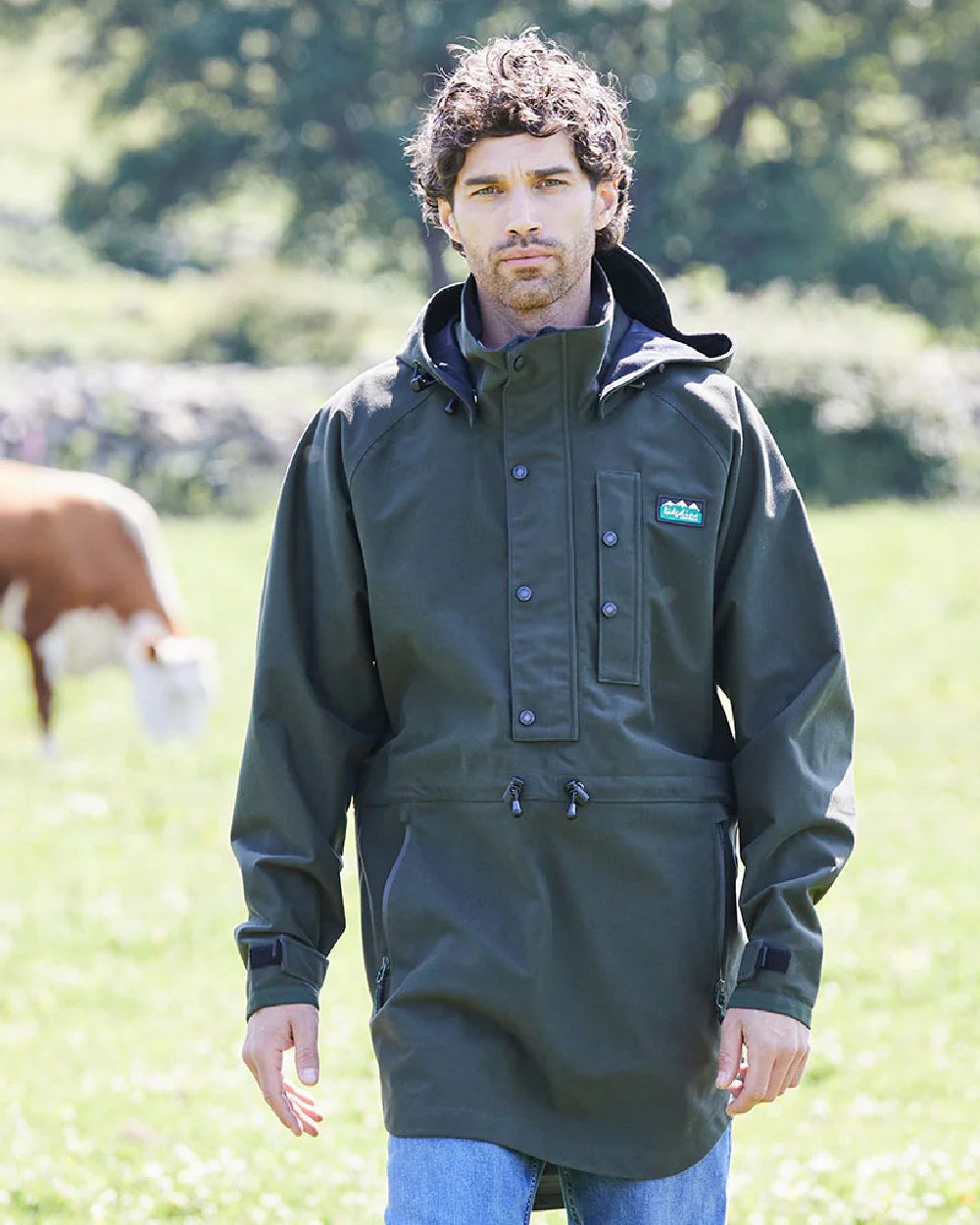 Deep Forest Coloured Ridgeline Monsoon Classic Waterproof Smock on outdoor background 