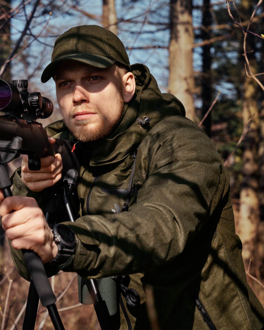 Pine Green Melange coloured Seeland Avail Jacket on forest background 