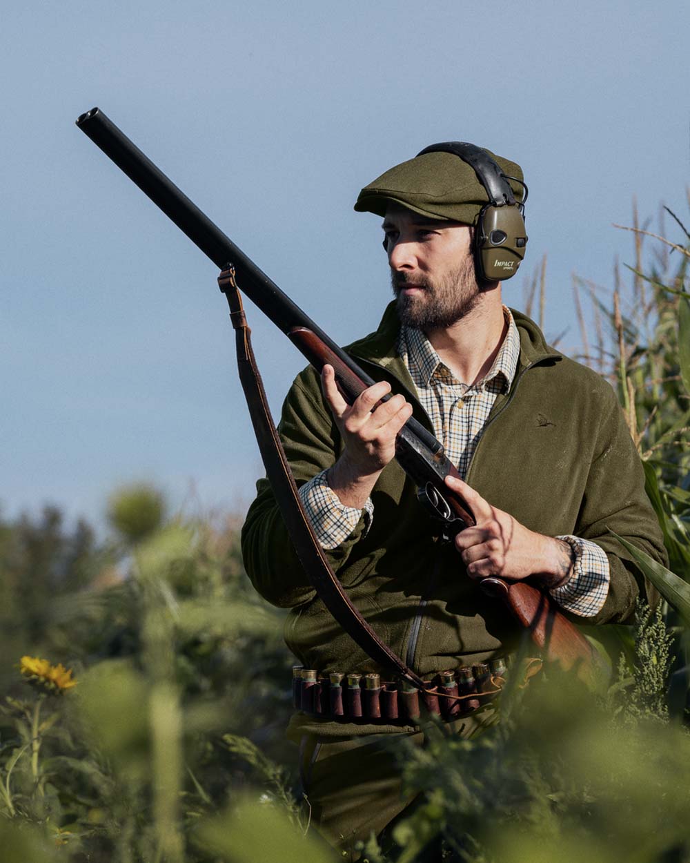 Pine Green Coloured Seeland Benjamin Fleece on field background 