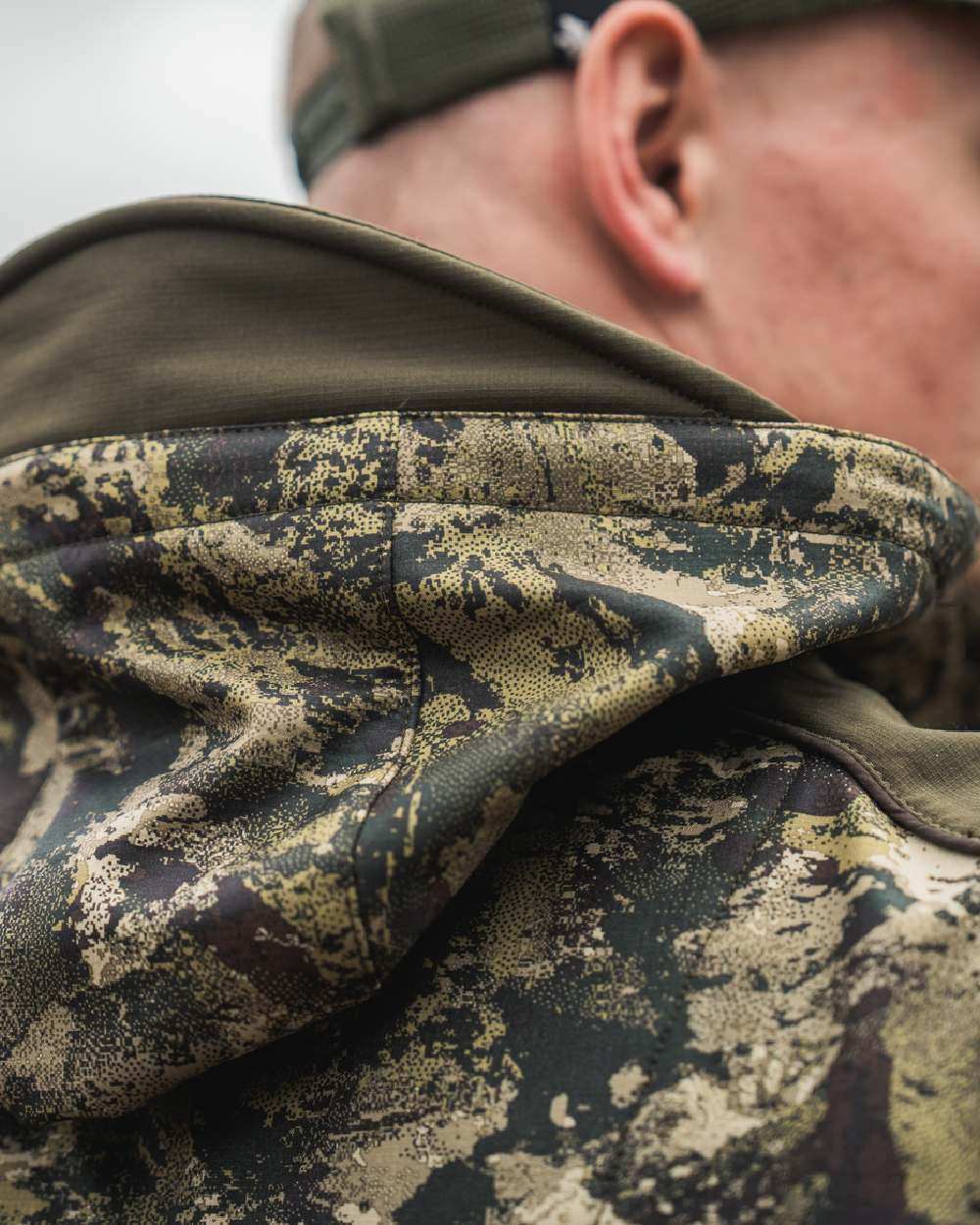 InVis MPC Green Coloured Seeland Mens Chaser Aero Camo Jacket on outdoor background 