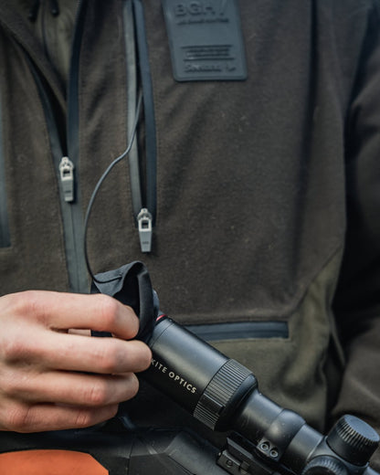 Pine Green coloured Seeland Mens Chaser BGH Smock on forest background 