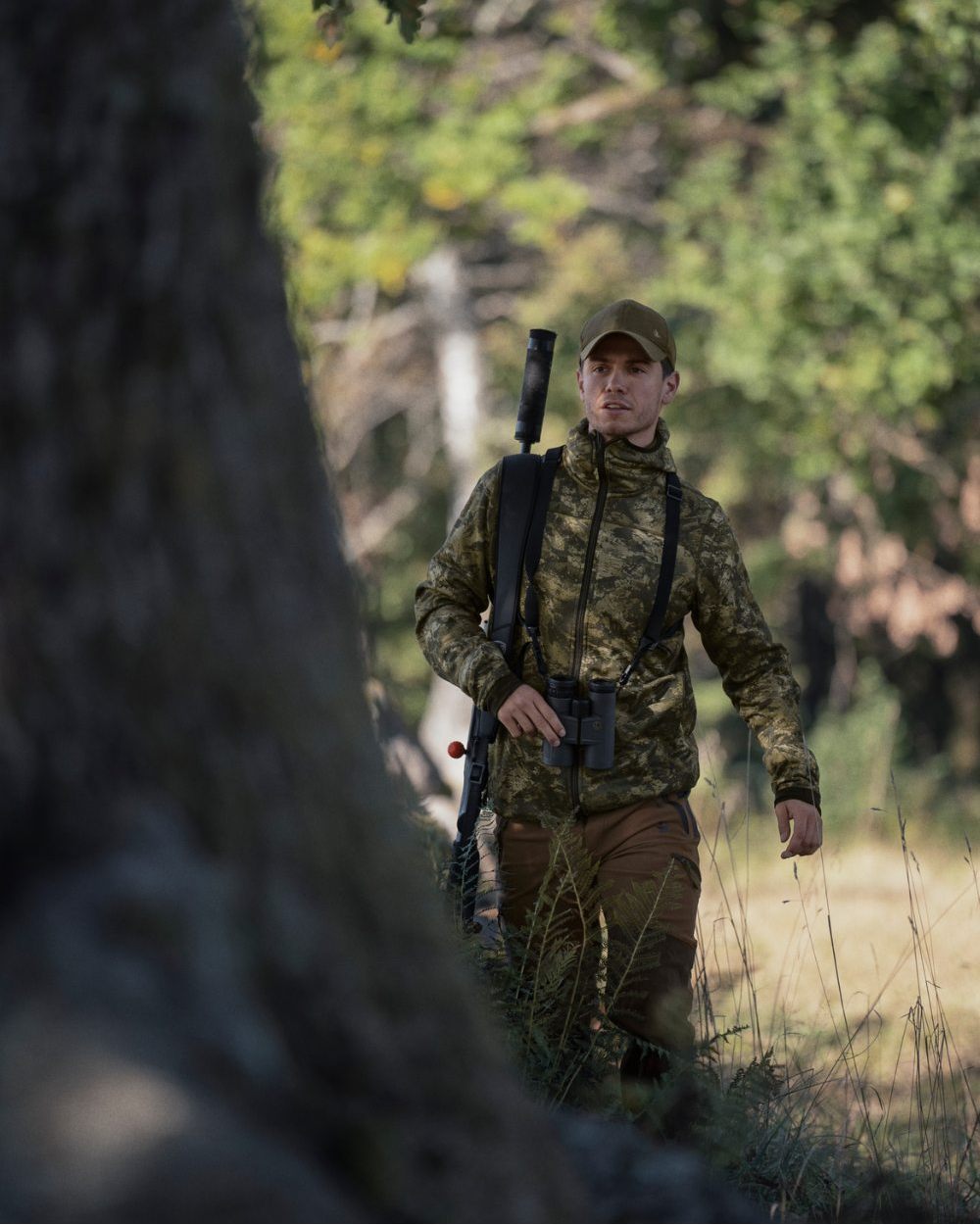 InVis Green Coloured Seeland Power Camo Fleece Jacket on forest background 