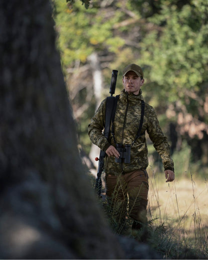 InVis Green Coloured Seeland Power Camo Fleece Jacket on forest background 