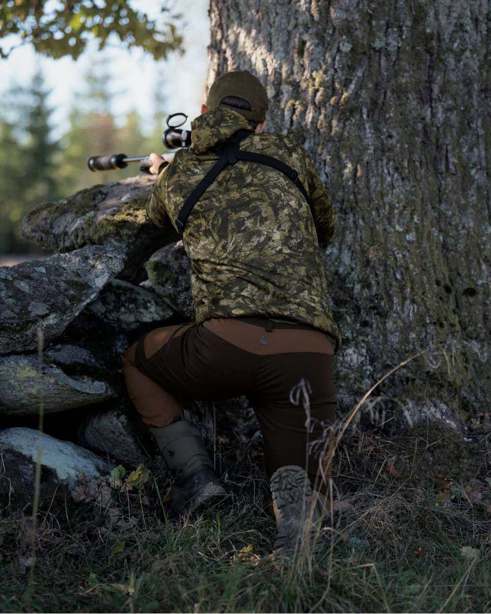 InVis Green Coloured Seeland Power Camo Fleece Jacket on forest background 