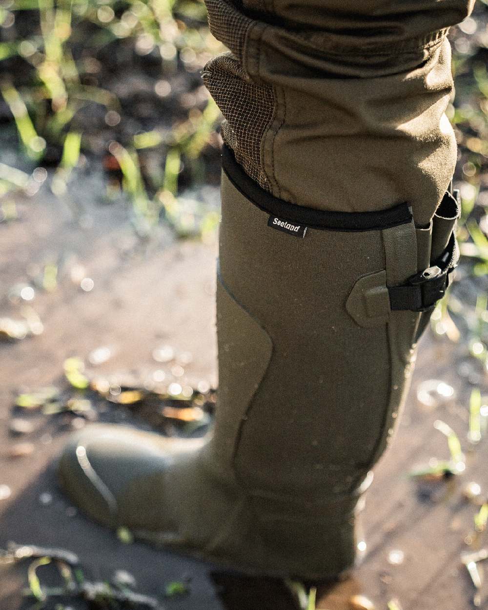 Pine Green Coloured Seeland Womens Hillside Flex Wellingtons on lake background 
