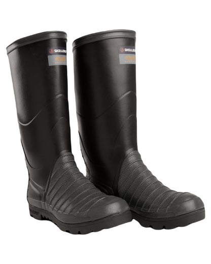 Black Coloured Skellerup 4x4 Marathon Wellingtons On A White Background 