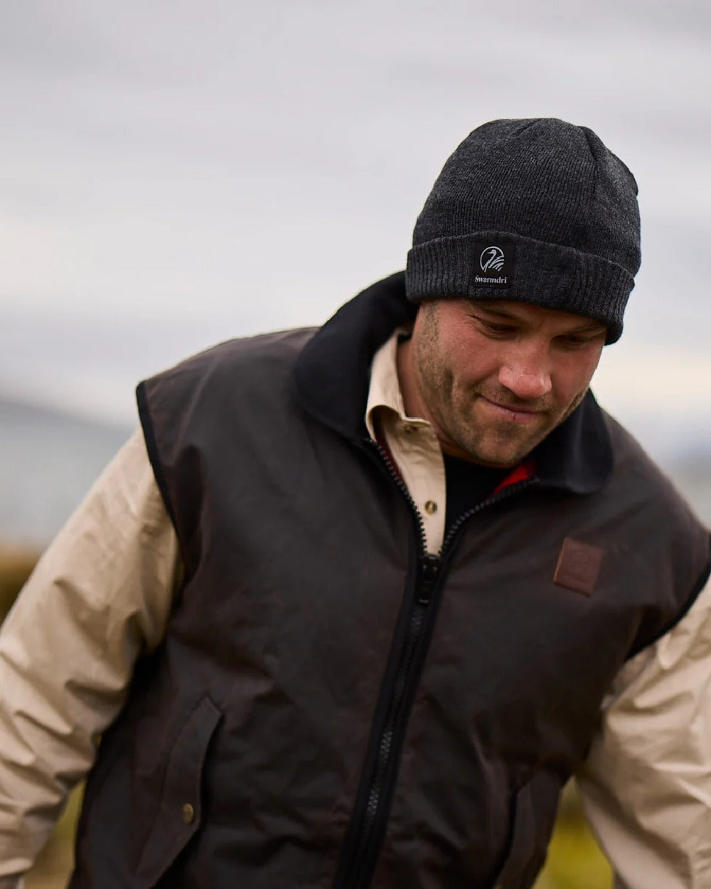Bone Coloured Swanndri Mens Bendigo Long Sleeve Work Shirt on blurry background 