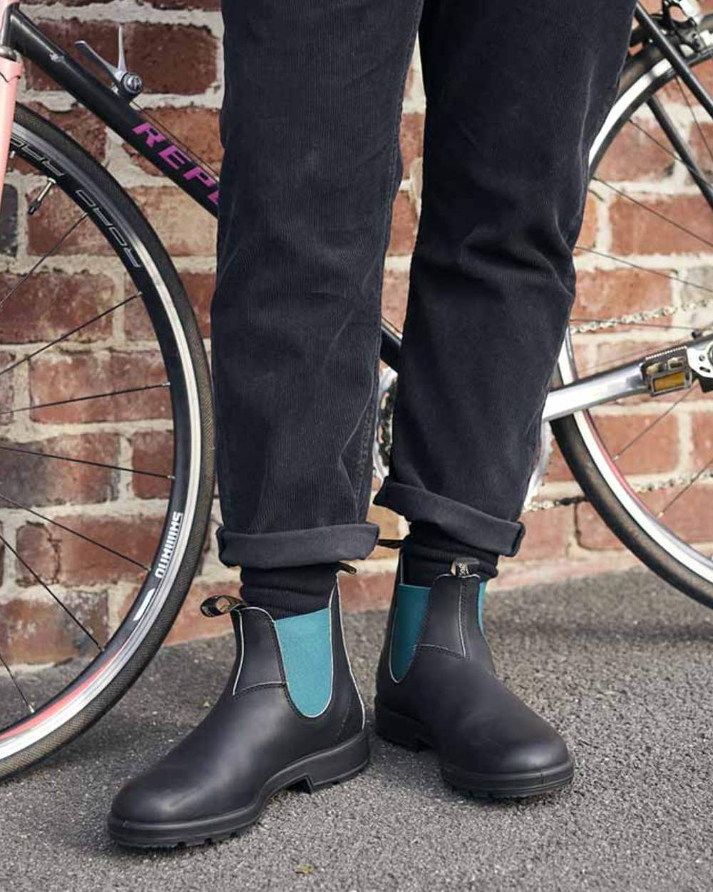 Black Green Coloured Blundstone 2307 Black Leather Chelsea Boots On A Street Background