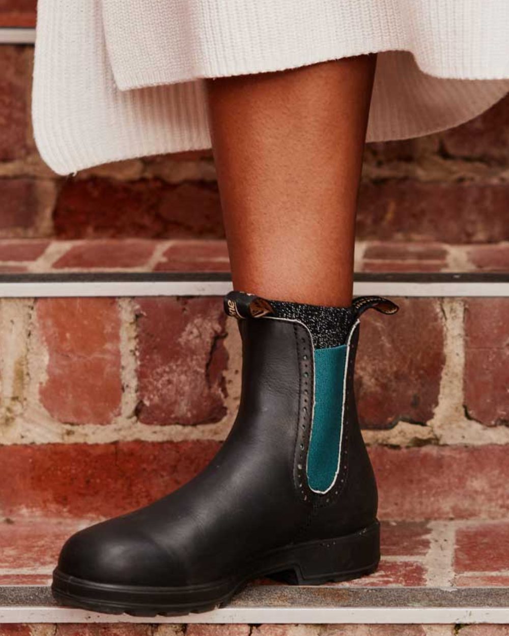 Black Green Coloured Blundstone Womens 2320 Black Leather Chelsea Boots On A Stairs Background