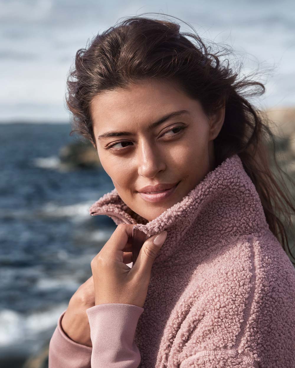 Faded Wine coloured Didriksons Full-Zip Jacket on Ocean background 