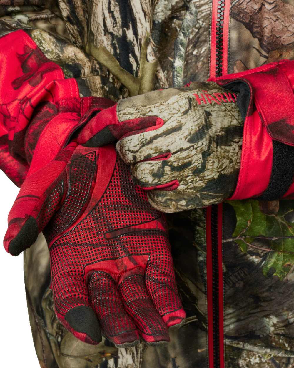 Mossy Oak Break Up Country Mossy Oak Red Coloured Harkila Moose Hunter 2.0 Fleece Gloves On A White Background