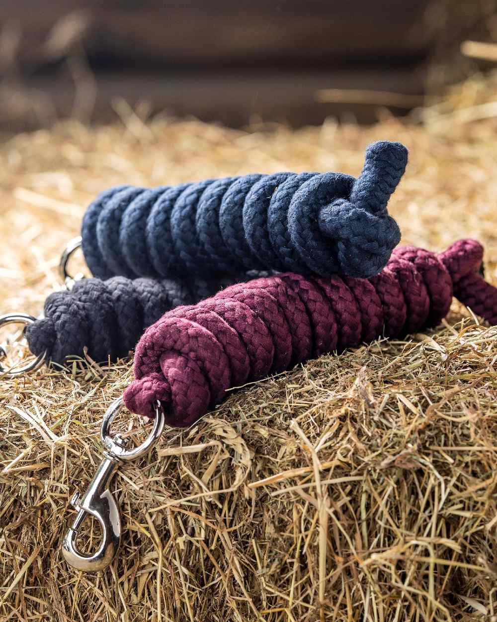 Navy coloured LeMieux Cotton Lead Rope on hay background 