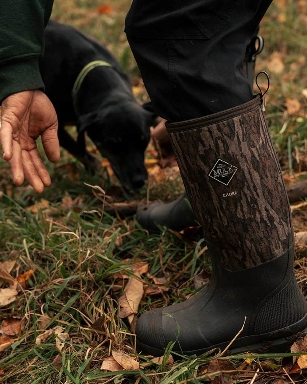 Mossy Oak Bottomlands Print Muck Boots Unisex Chore Gamekeeper Tall Wellingtons On A Grass Background
