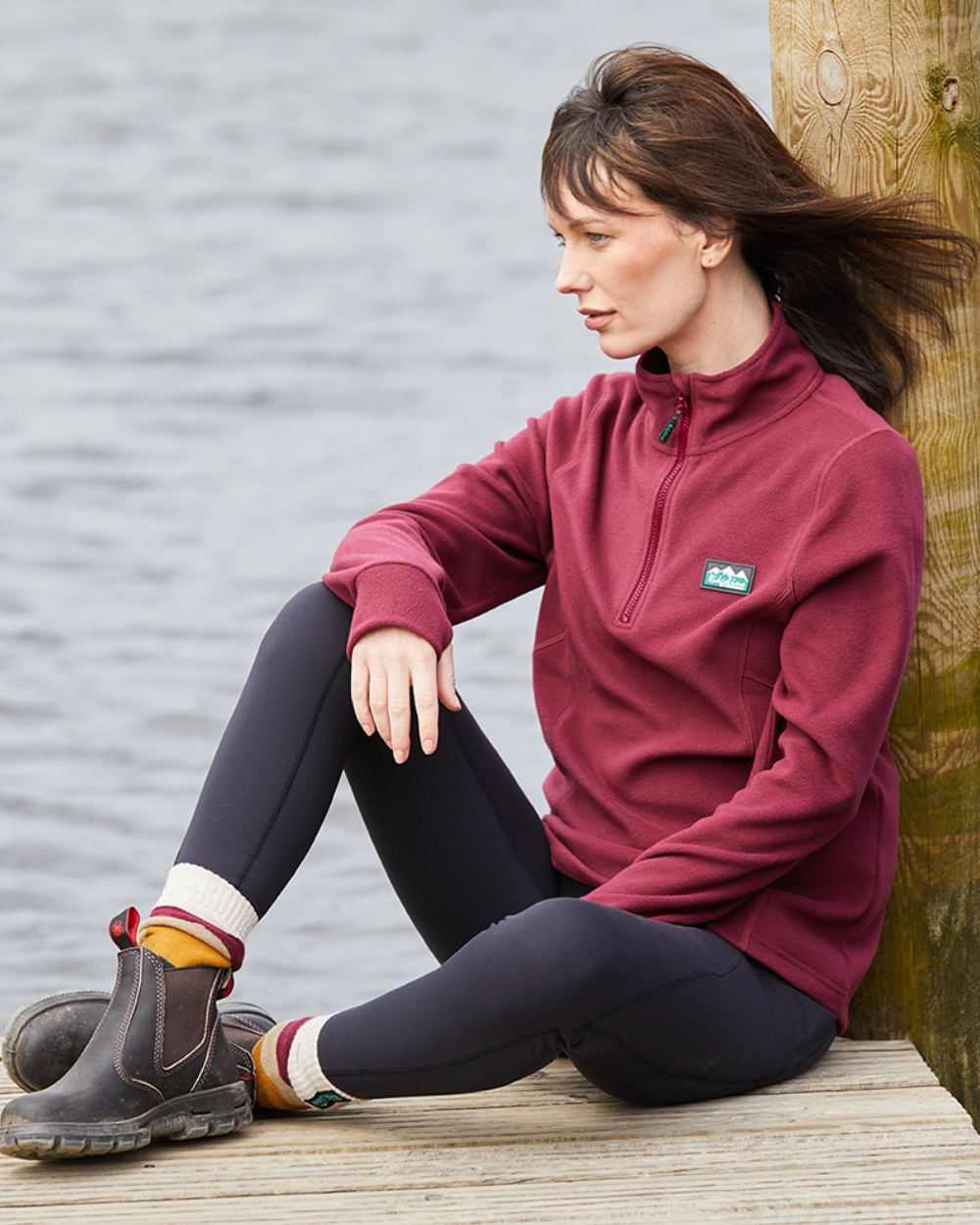 Winter Berry Coloured Ridgeline Womens Narvik Fleece On A River Background 