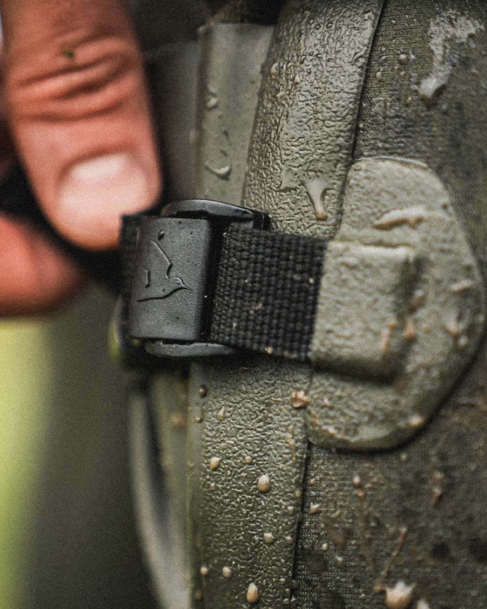 Pine Green Coloured Seeland Hillside Flex Wellingtons On A Field Background 