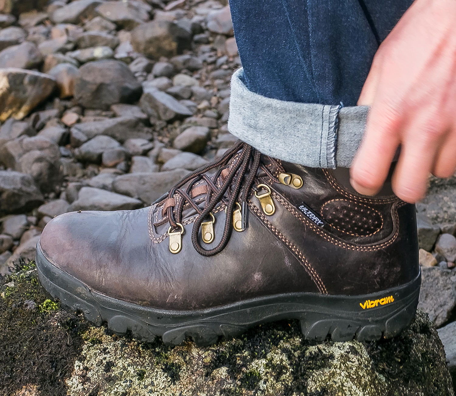 Full grain shop leather walking boots