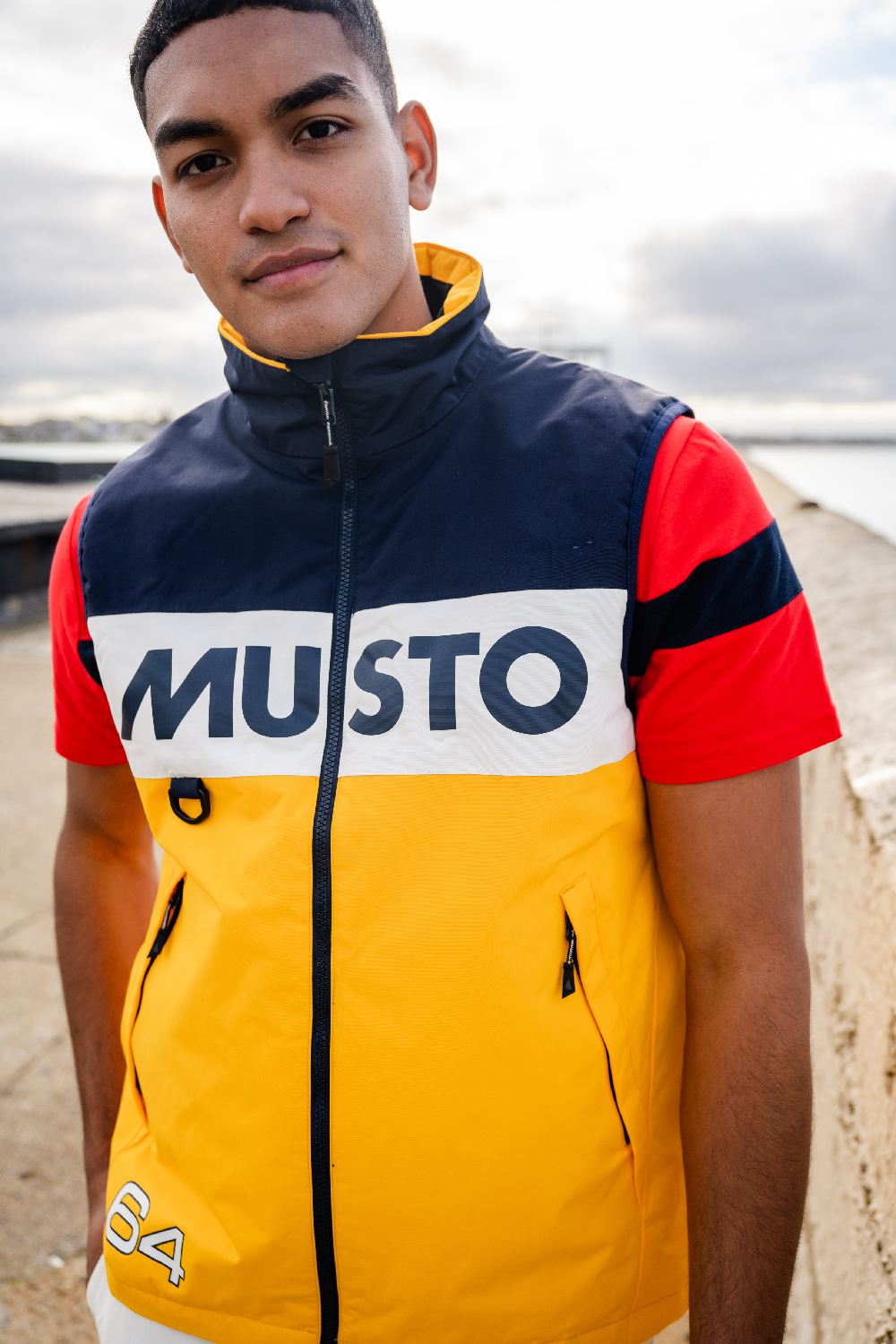 Musto 64 Primaloft Gilet in Gold