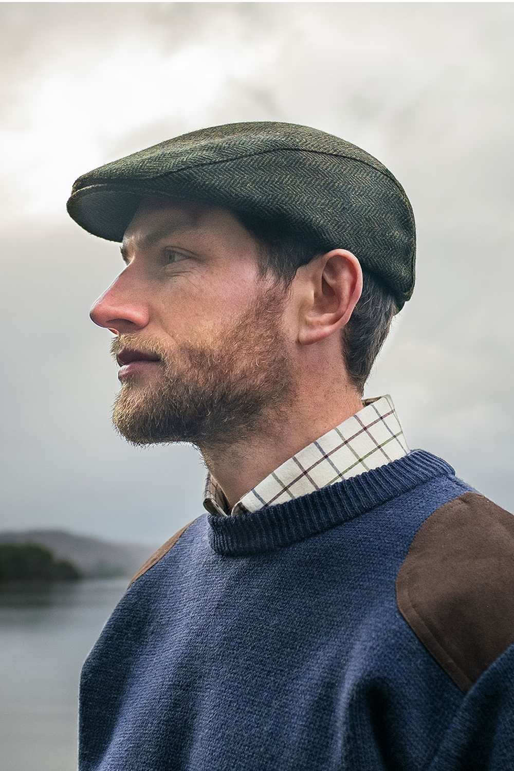 Hoggs of Fife Melrose Hunting Pullover in Marled Navy 