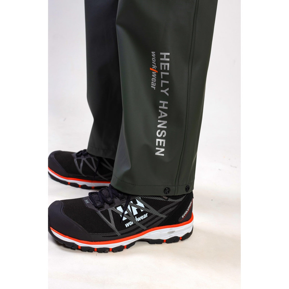 Helly Hansen Voss Pant in Dark Green 