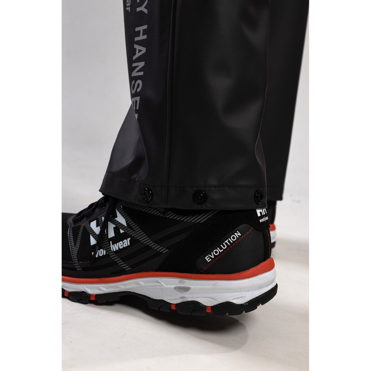 Helly Hansen Voss Pant in Black 