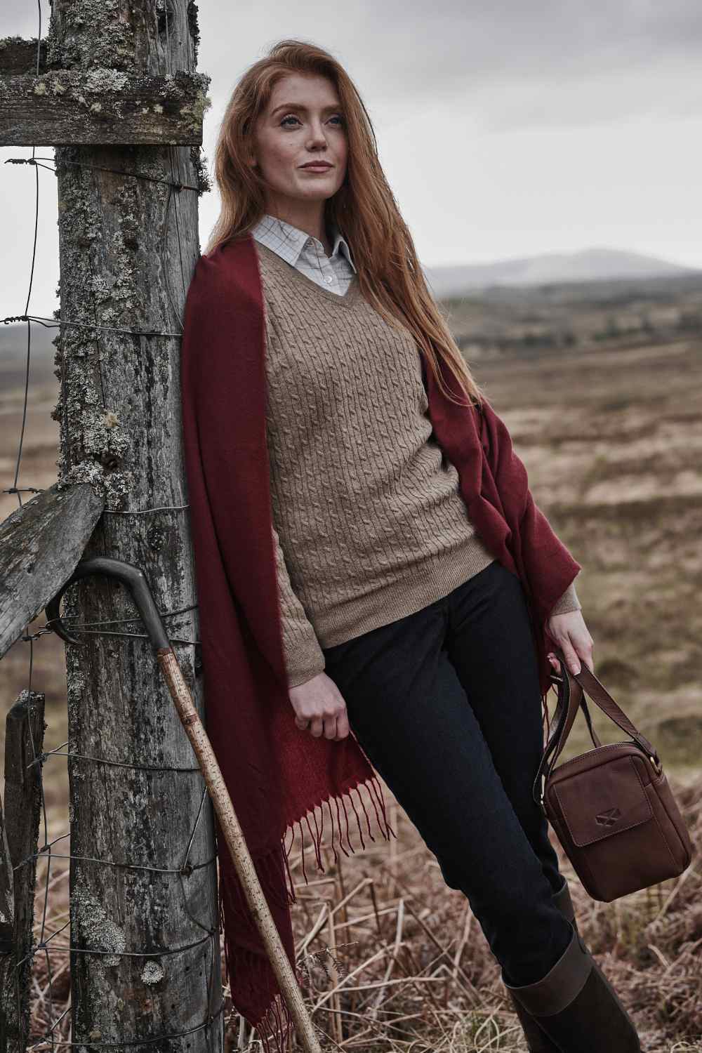 Camel Hoggs Lambswool Vee Neck Pullover 